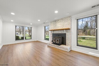 27 Meadowview Rd in Bernards, NJ - Building Photo - Building Photo