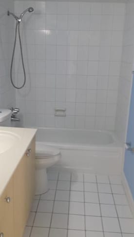 7160 Fairway Dr in Hialeah, FL - Building Photo - Building Photo