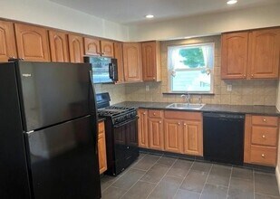 115 Nassau Blvd in West Hempstead, NY - Building Photo - Building Photo