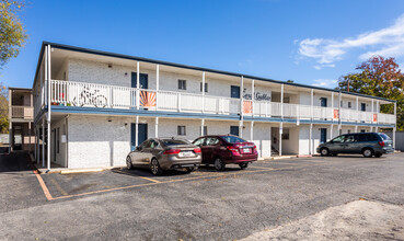 Coral Gables Apartments in San Antonio, TX - Building Photo - Building Photo