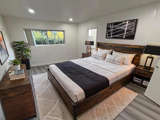 10674 Holman Ave in Los Angeles, CA - Building Photo - Building Photo