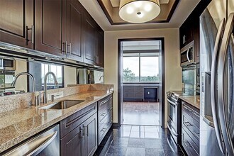 121 N Post Oak Rd in Houston, TX - Building Photo - Building Photo