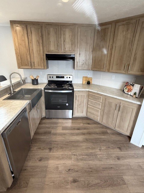 15945 S Flores Rd in San Antonio, TX - Foto de edificio - Building Photo