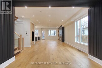 38 Murrie St in Toronto, ON - Building Photo - Building Photo