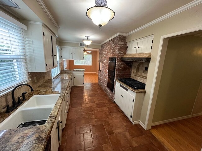 111 E Camino Colegio in Santa Maria, CA - Building Photo - Building Photo