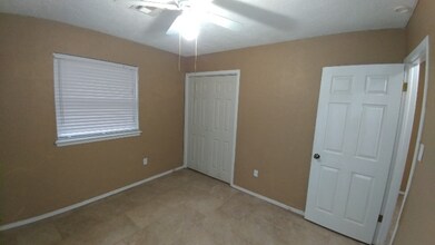 3010 NE Kingsbriar Dr in Lawton, OK - Building Photo - Building Photo