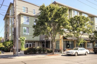 Saxe Apartments in Seattle, WA - Foto de edificio - Building Photo
