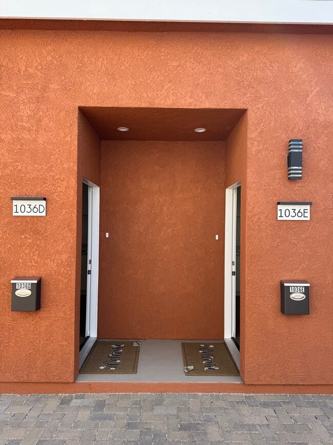 1036 Western Ave, Unit D in Glendale, CA - Foto de edificio - Building Photo
