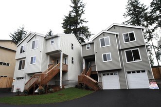 20040 15th Ave NE in Shoreline, WA - Foto de edificio - Building Photo