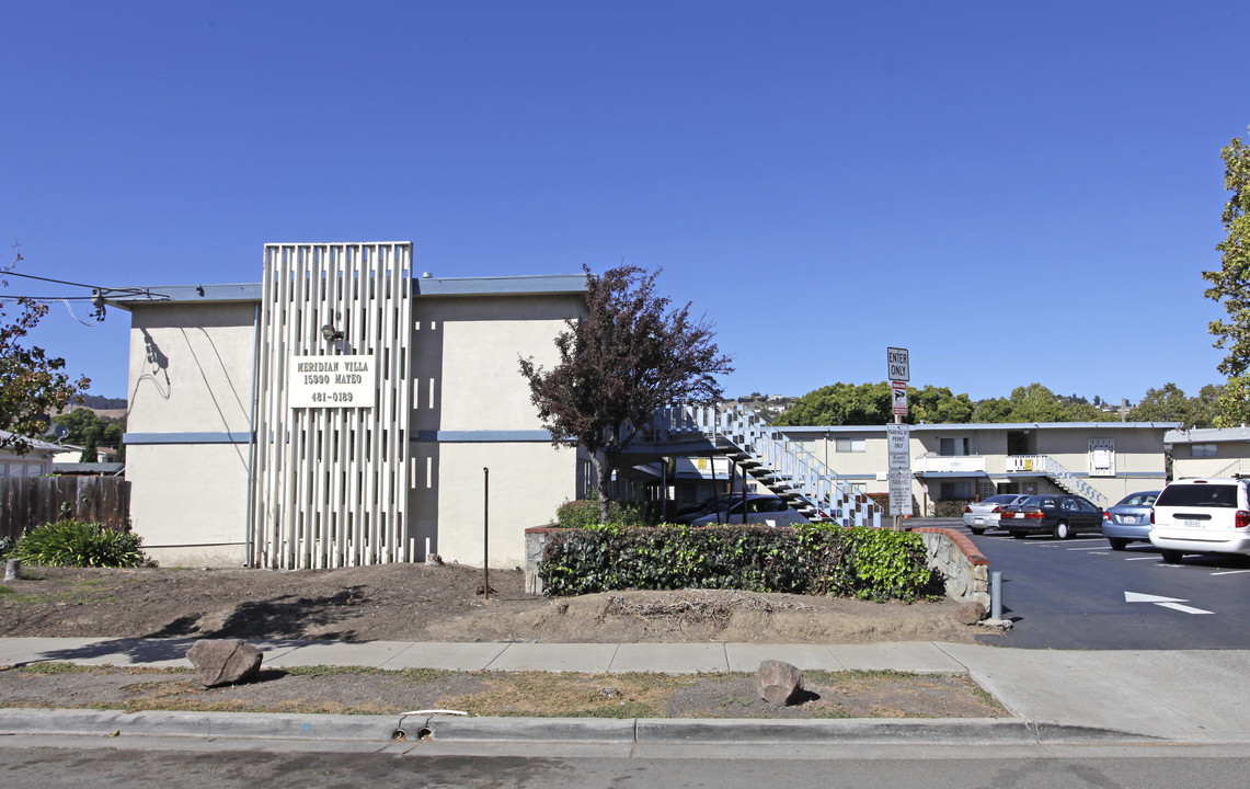 Meridian Villa in San Leandro, CA - Foto de edificio