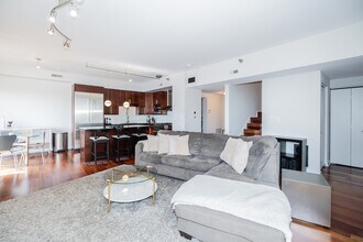 4350 N Broadway in Chicago, IL - Building Photo - Building Photo