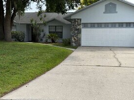 1329 Woodlake Cir in St. Cloud, FL - Building Photo