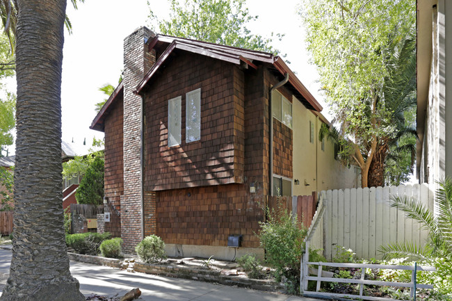 Sweet Townhomes in Sacramento, CA - Building Photo - Building Photo