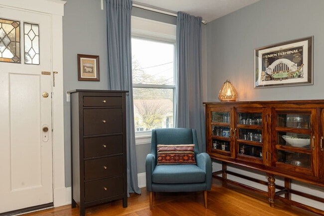 property at 3935 Oak Park Pl