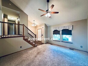 1333 Linden Rd in Liberty, MO - Foto de edificio - Building Photo