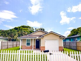 628 4th Ave S in Jacksonville Beach, FL - Building Photo