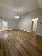 1043 Hogan Rd in Burns, TN - Building Photo - Building Photo