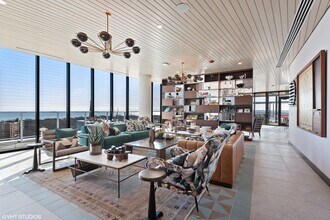 Albion Evanston in Evanston, IL - Building Photo - Building Photo