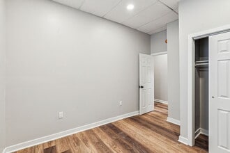 2553 E Somerset St in Philadelphia, PA - Building Photo - Building Photo