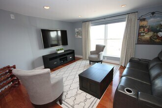 25 High St in Portland, ME - Foto de edificio - Building Photo