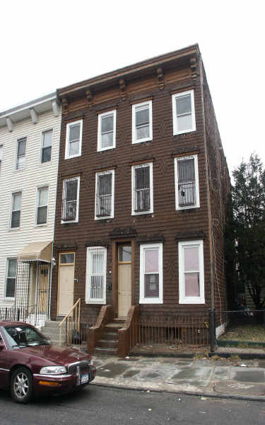 93 Taaffe Pl in Brooklyn, NY - Building Photo - Building Photo