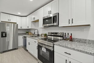 13648 Track Ln in Smithfield, VA - Building Photo