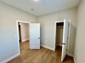 1561 Innes Ave in San Francisco, CA - Building Photo - Building Photo