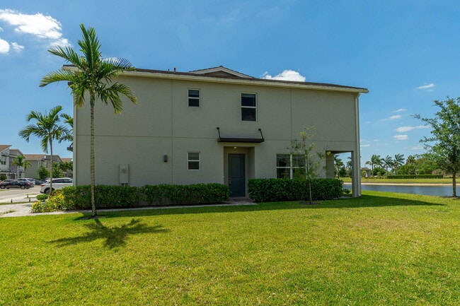 8638 Via Mar Rosso in Greenacres, FL - Building Photo - Building Photo