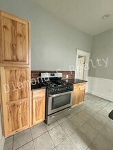 923 W Elm St in Springfield, MO - Building Photo - Building Photo