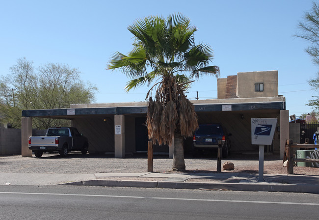 3251-3257 N Stone in Tucson, AZ - Foto de edificio - Building Photo