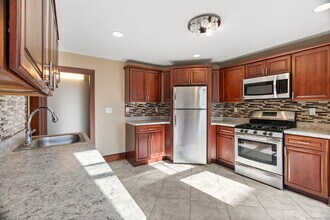 117 Whitney St in Hartford, CT - Building Photo - Building Photo