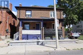 342 Eglinton Ave E in Toronto, ON - Building Photo - Building Photo