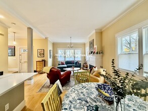 381 Huron Ave, Unit A in Cambridge, MA - Building Photo - Building Photo