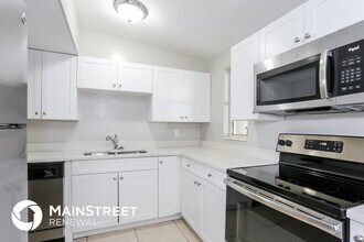 9564 Crestview St in Seminole, FL - Building Photo - Building Photo