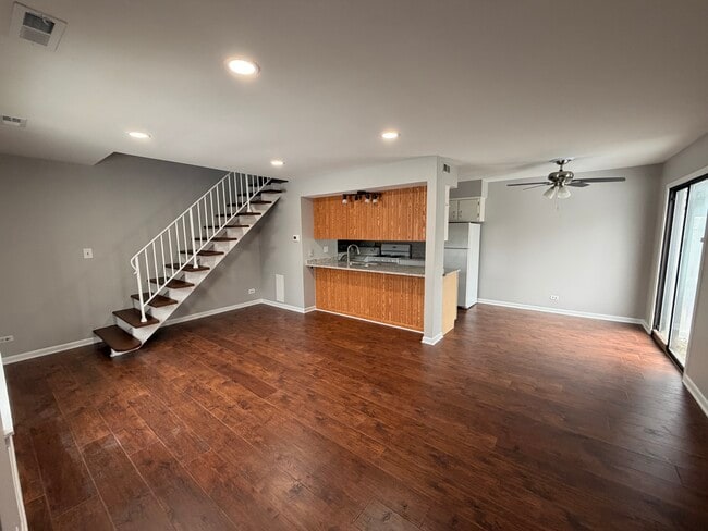 1593 Cornell Pl in Hoffman Estates, IL - Building Photo - Building Photo