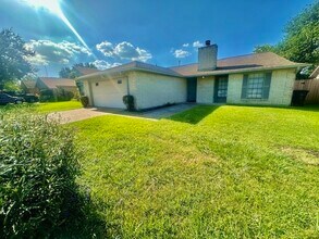7830 Lumber Jack Dr in Houston, TX - Building Photo - Building Photo