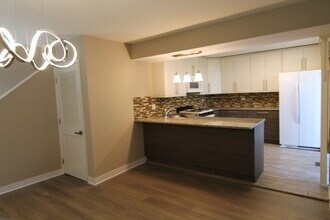 700 Colby Ct in Gurnee, IL - Building Photo - Building Photo