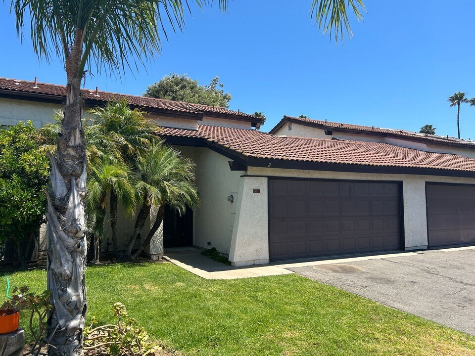 5435 Villas Dr in Bonsall, CA - Building Photo