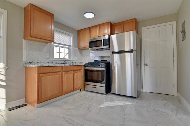 30 Trull St, Unit 4 in Boston, MA - Building Photo - Building Photo