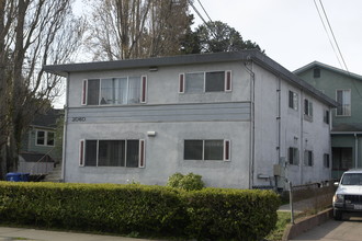 2060 Buena Vista Ave in Alameda, CA - Building Photo - Building Photo