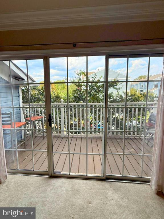 2305 Village Crossing Rd in Falls Church, VA - Building Photo - Building Photo