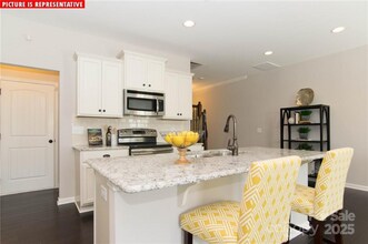 4939 Misty Wood Dr in Charlotte, NC - Building Photo - Building Photo