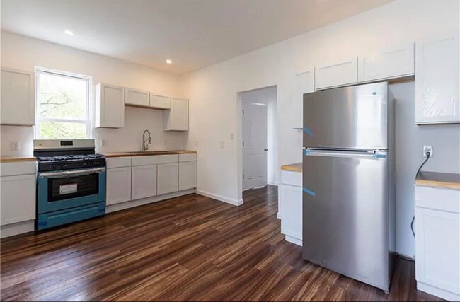 417 E Burgess St in Pittsburgh, PA - Building Photo - Building Photo