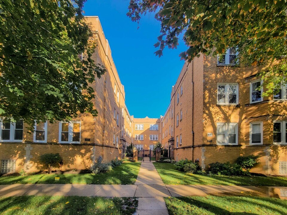 4851 N Wolcott Ave, Unit 4843-1 in Chicago, IL - Foto de edificio