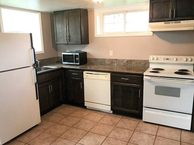 203 Dogwood Rd in Candler, NC - Building Photo - Building Photo