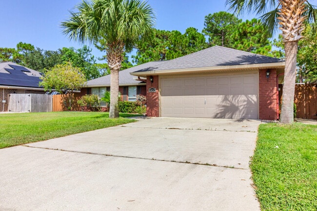 1952 Bay Pine Cir in Gulf Breeze, FL - Building Photo - Building Photo