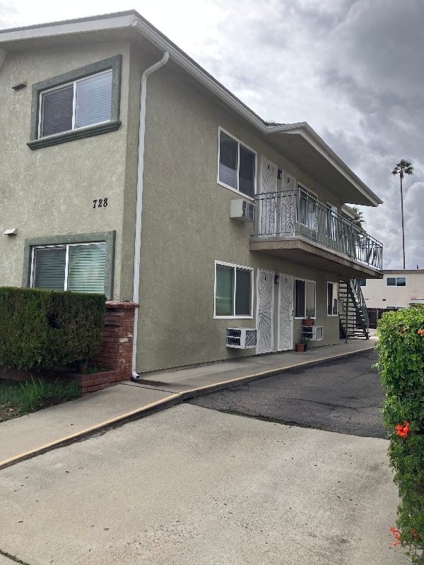 728 S Magnolia Ave in El Cajon, CA - Building Photo - Building Photo