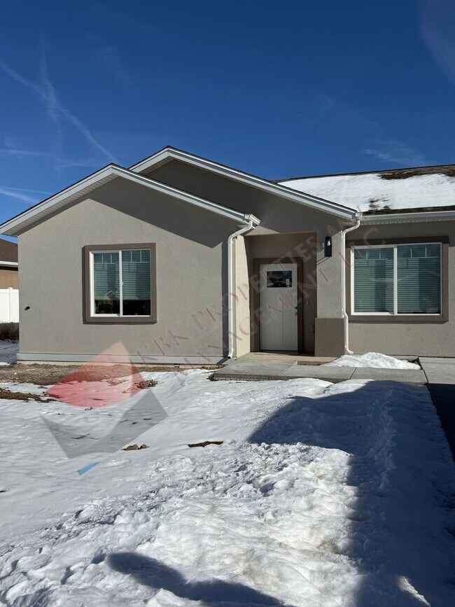 932 Weber Dr in Alamosa, CO - Building Photo - Building Photo