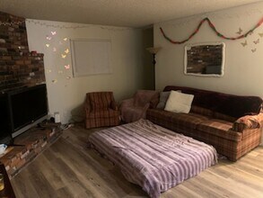 621 W 7th St in Chico, CA - Foto de edificio - Building Photo