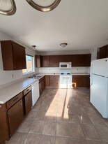 1063 5th Ave NW in Valley City, ND - Building Photo